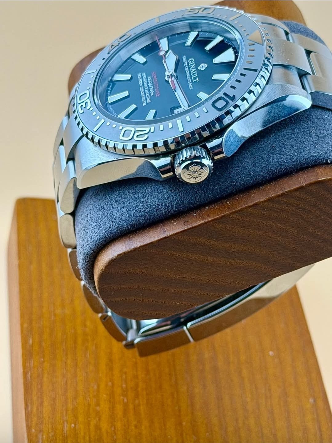 Ginault Expeditioner Mysterious Black Diver Watch - Image 7