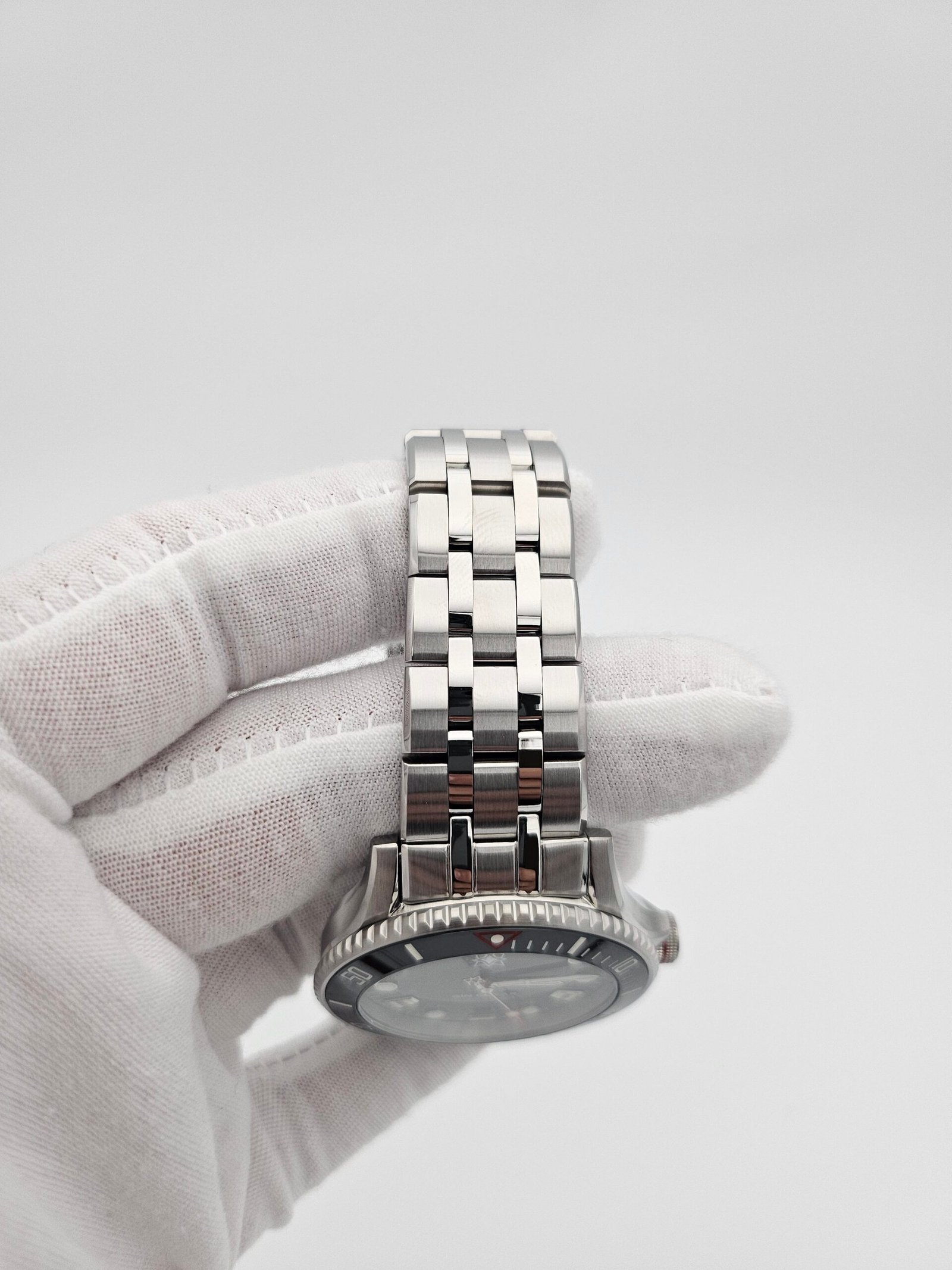 Second Hour Gin Clear Mk2 Watch with Sunburst Black Dial - SEC-HOU-01 - Image 5