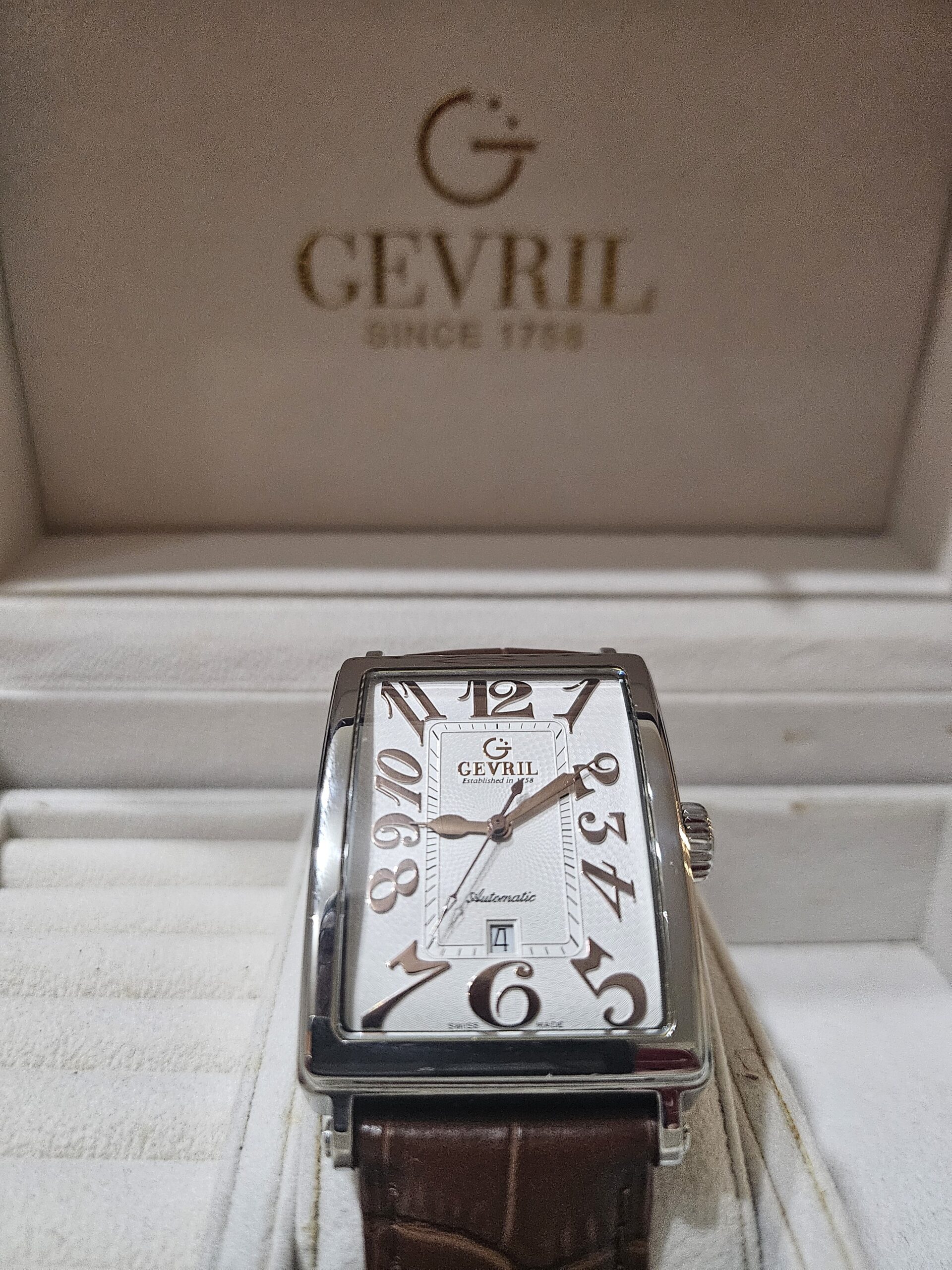 Gevril Men's watch Avenue of Americas REF: 15000-7 - Image 4