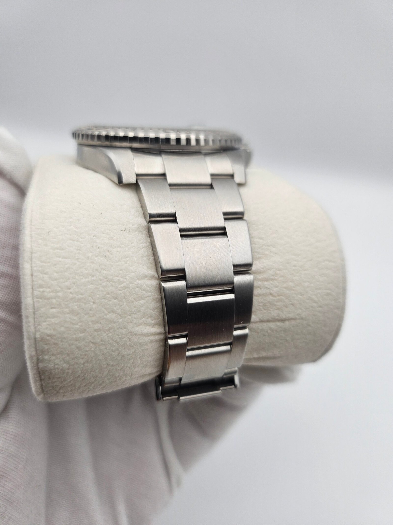 Ginault Expeditioner Pearl White Enamel, Cyclops Crystal & Fully Brushed Bracelet - Image 10