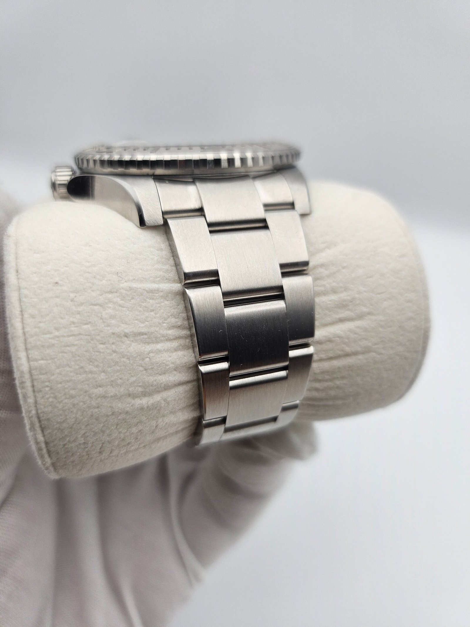Ginault Expeditioner Pearl White Enamel, Cyclops Crystal & Fully Brushed Bracelet - Image 3