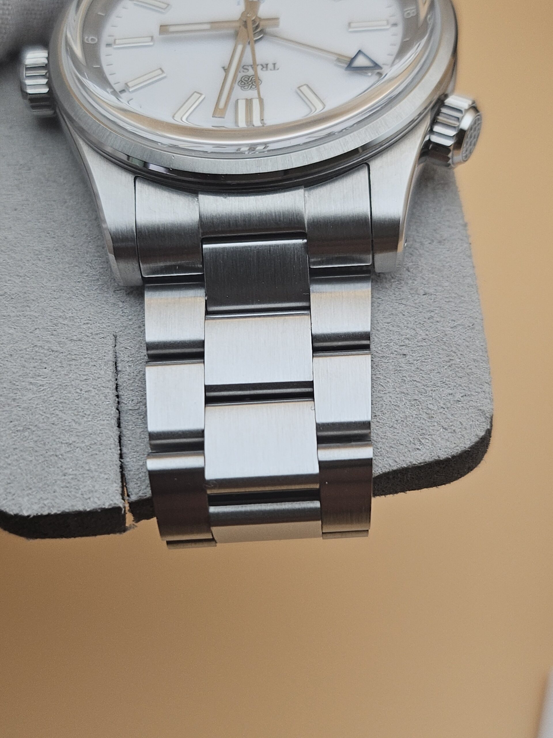 TRASKA Venturer GMT V6 Arctic White (Ref. 4216) – January 2026 - Image 2