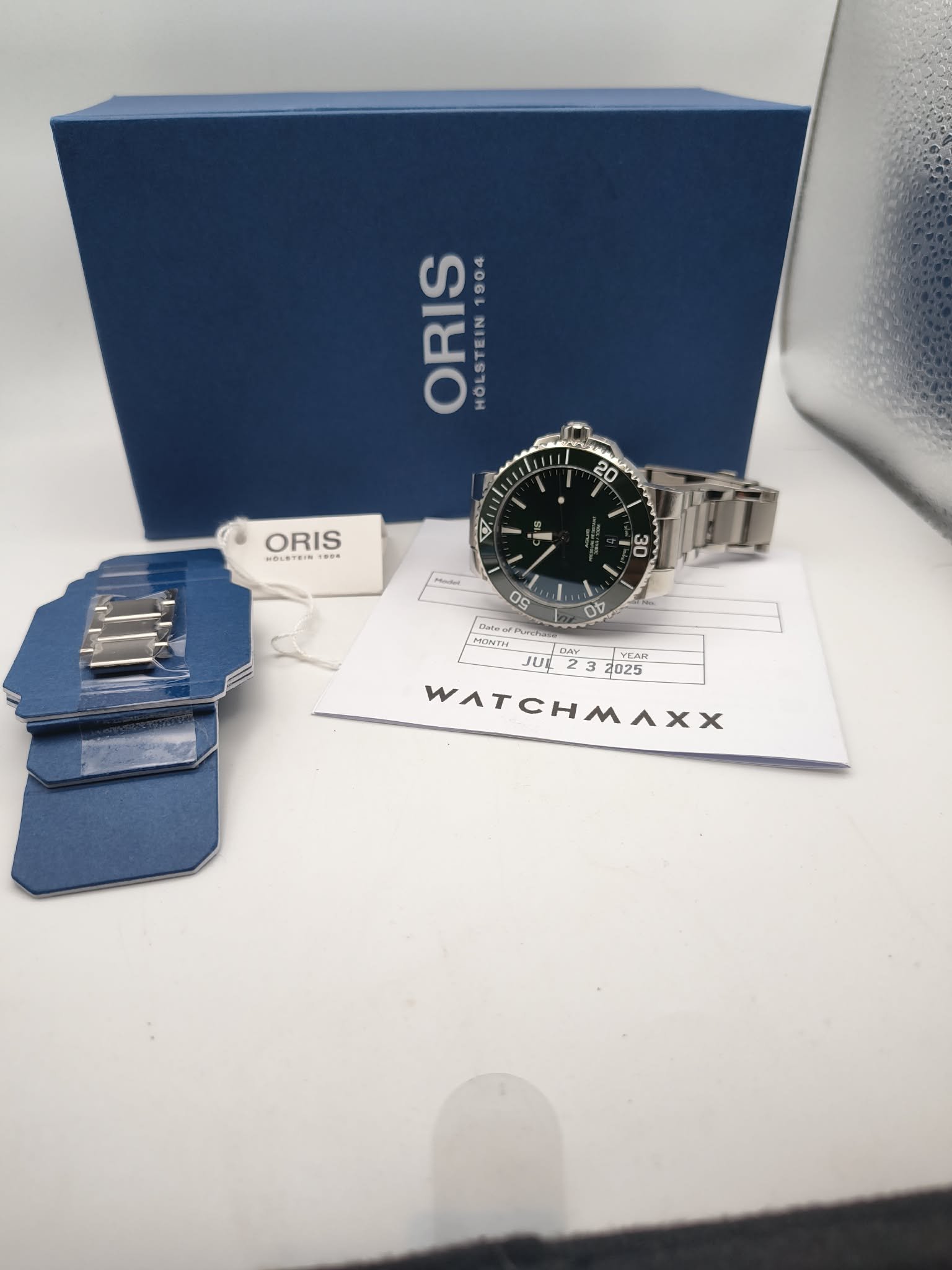 Oris Aquis Date 41.5mm Green (Ref. 01 733 7766 4157-07 8 22 05PEB) - Image 5