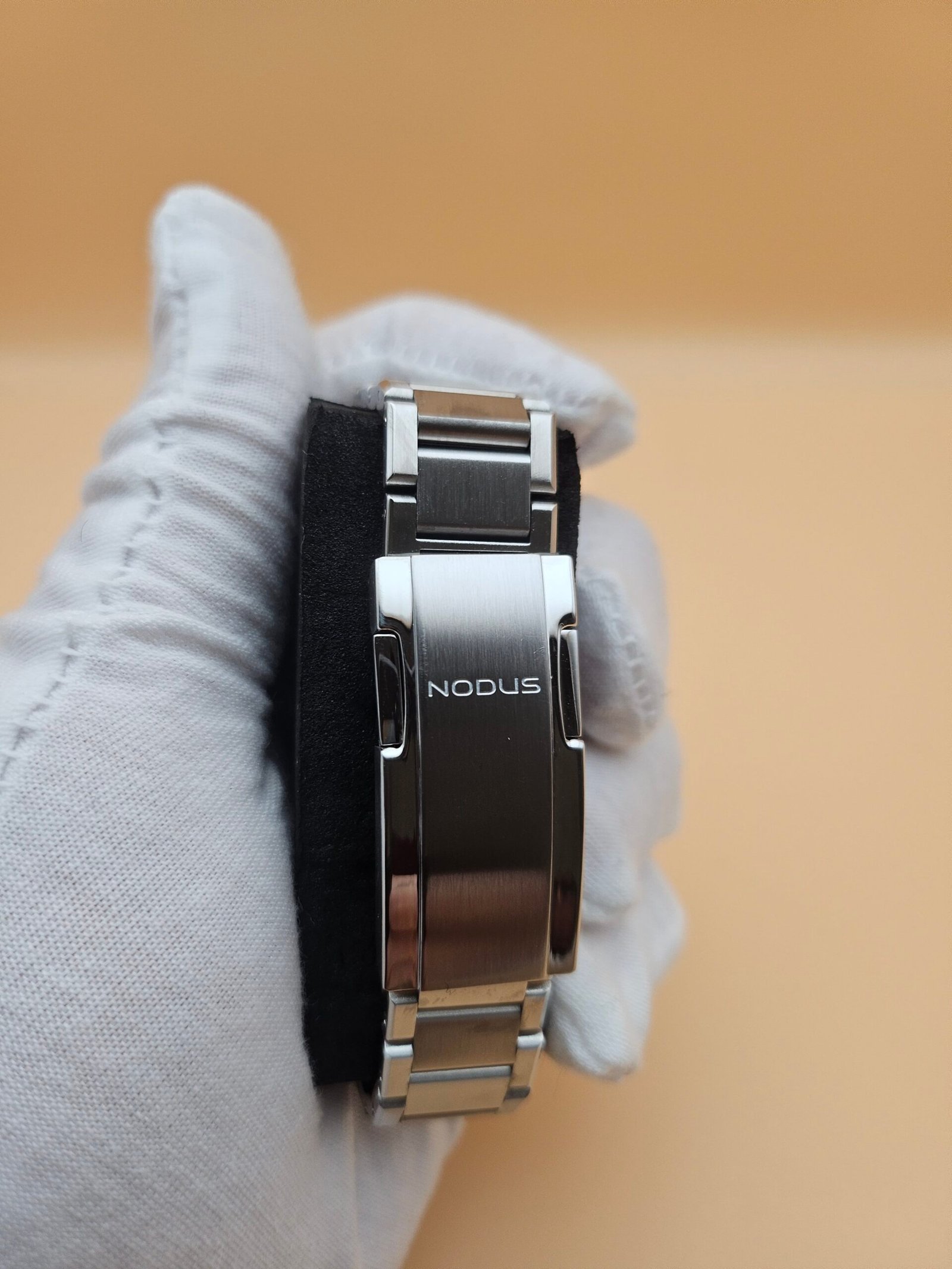 Nodus Contrail GMT Terra Lux Automatic - Image 9