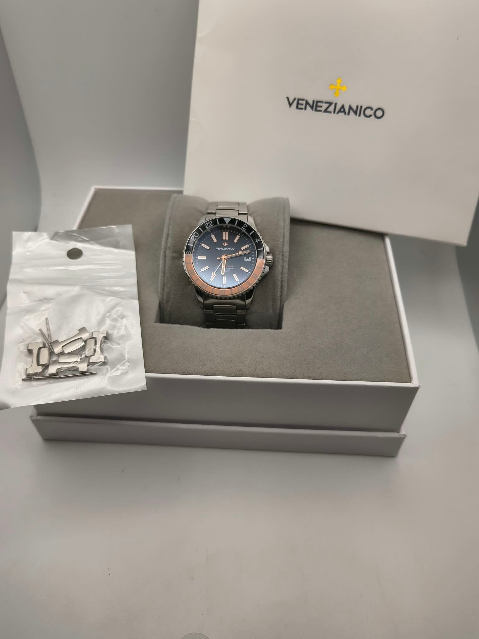 Venezianico Nereide GMT 39mm (Ref. 3521504C) - Image 11