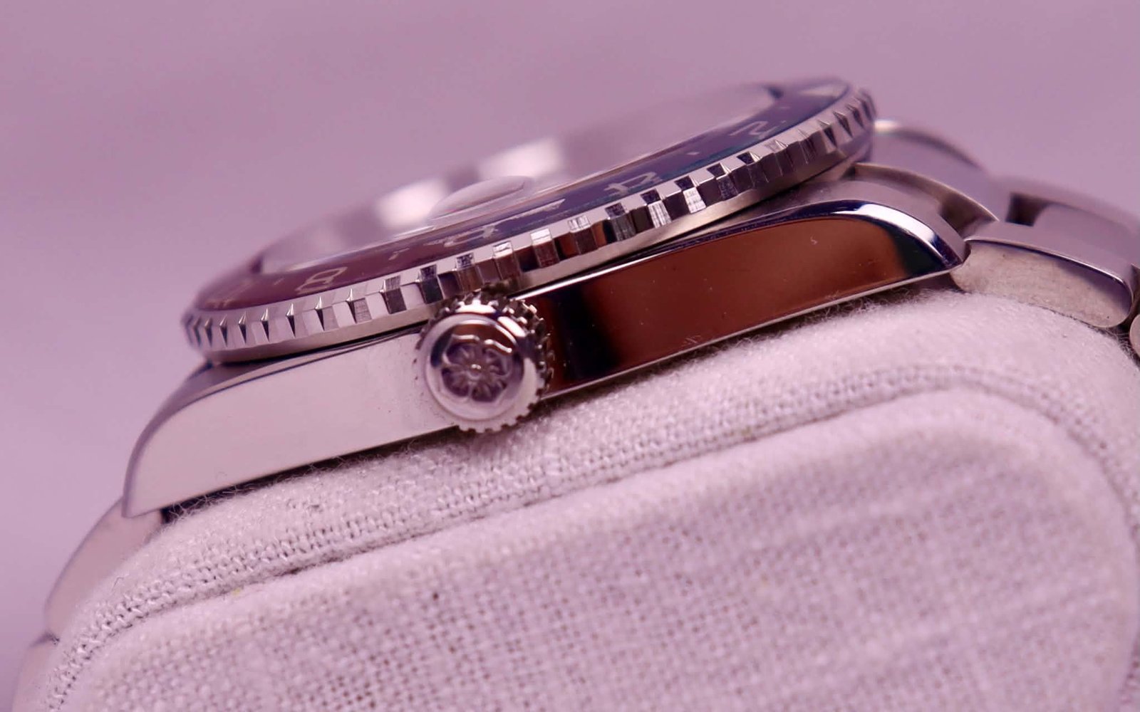 Ginault Trans-Atlantic GMT Automatic – Cyclops Crystal & Center-Polished 93030G Bracelet - Image 6