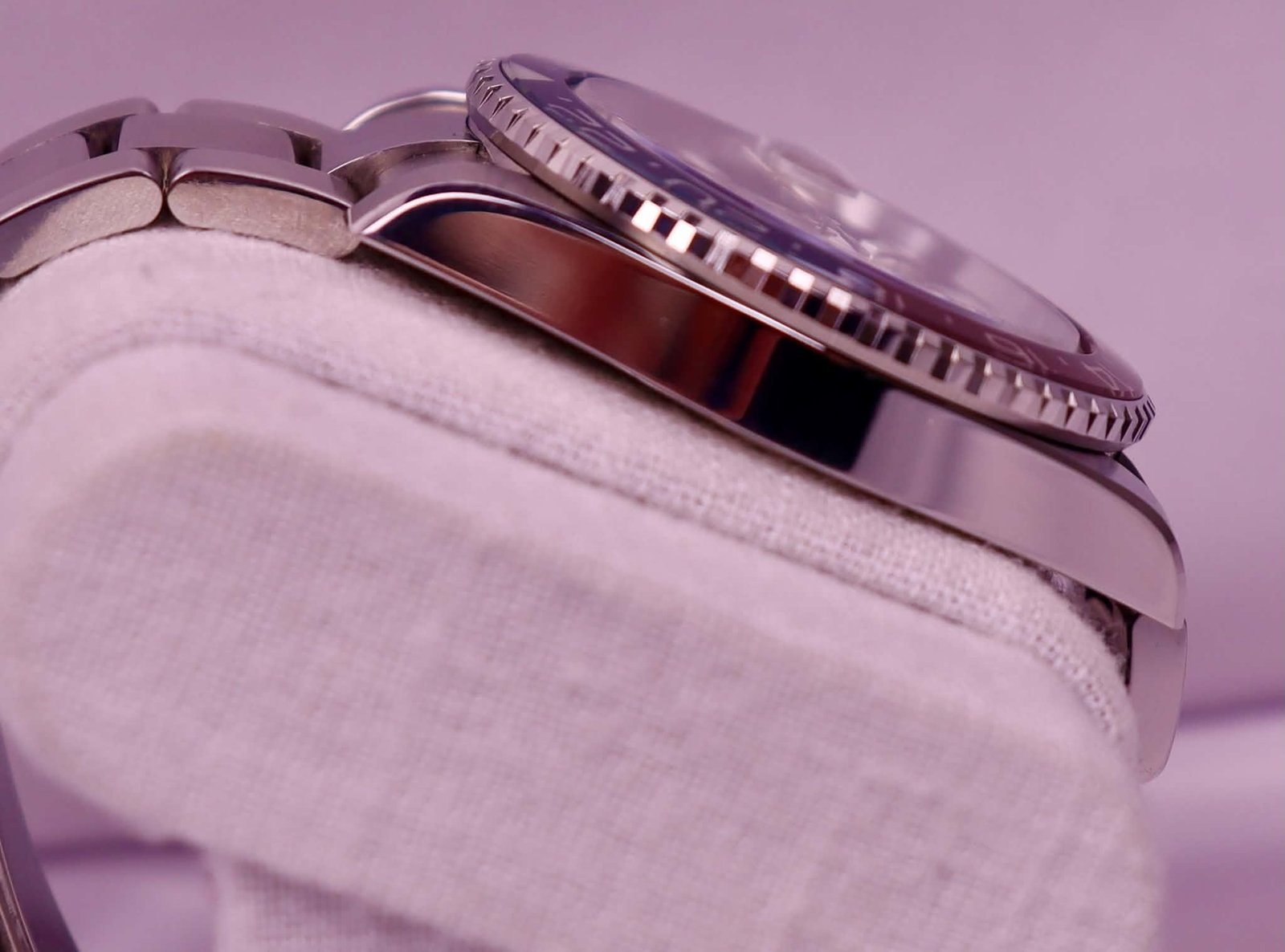 Ginault Trans-Atlantic GMT Automatic – Cyclops Crystal & Center-Polished 93030G Bracelet - Image 2