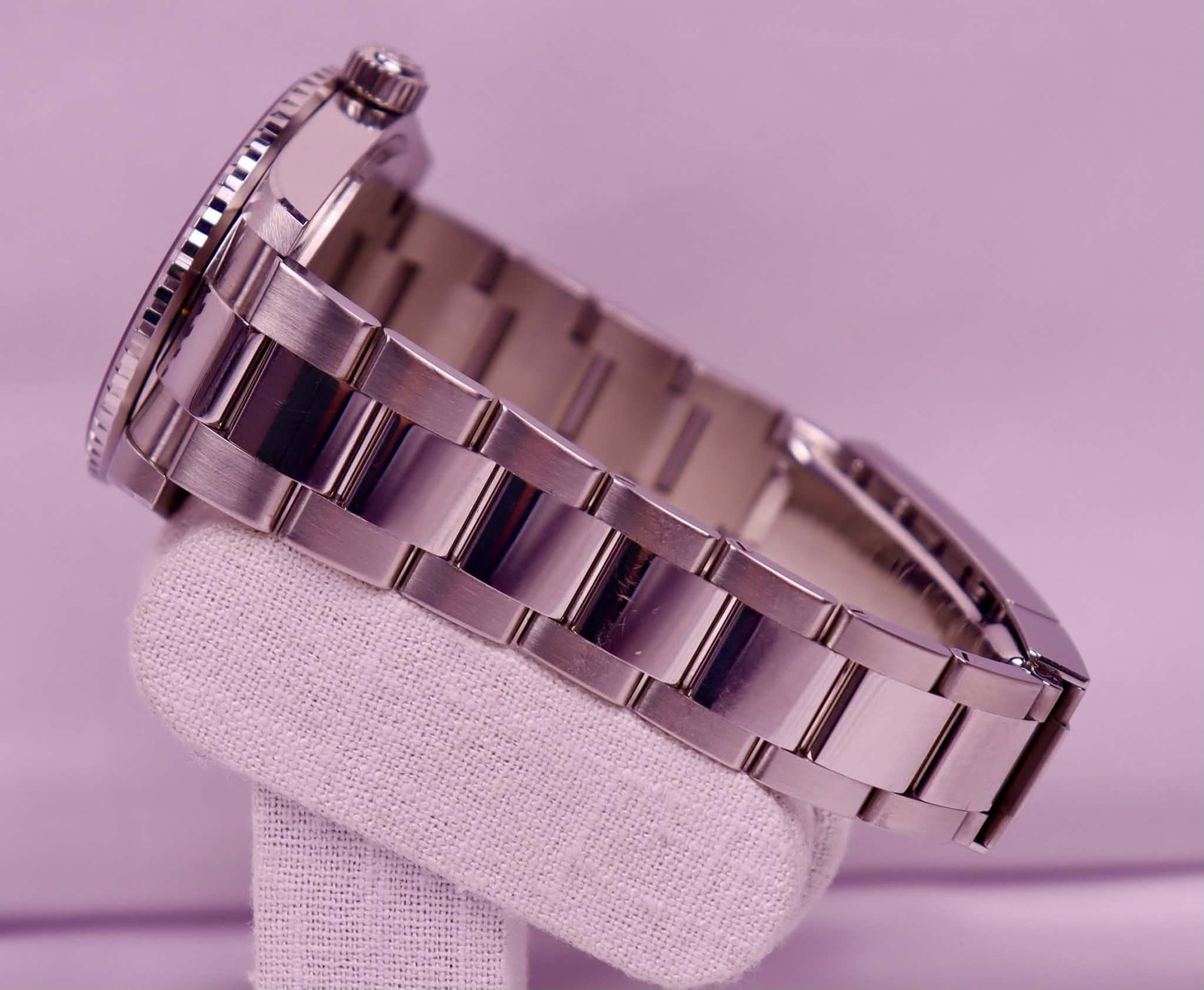 Ginault Trans-Atlantic GMT Automatic – Cyclops Crystal & Center-Polished 93030G Bracelet - Image 7