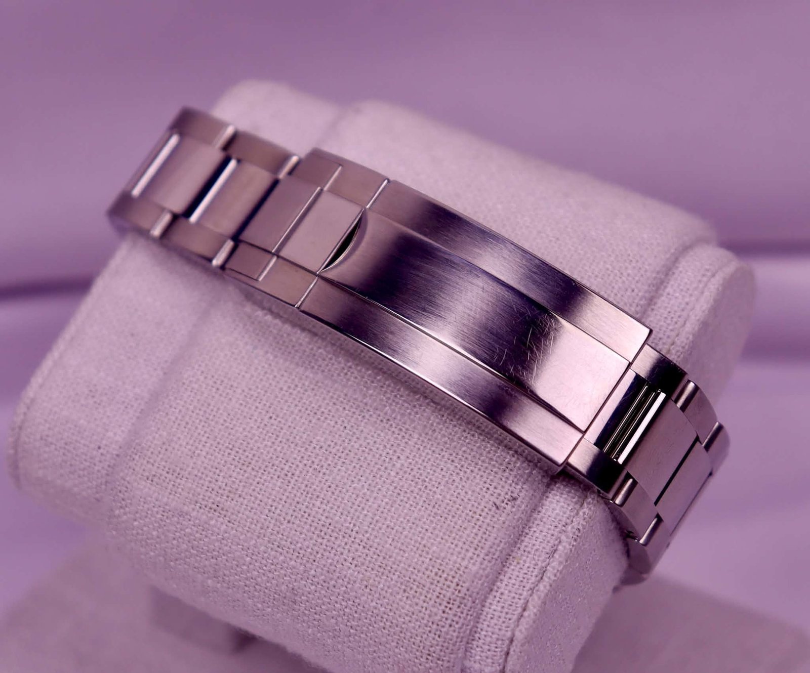 Ginault Trans-Atlantic GMT Automatic – Cyclops Crystal & Center-Polished 93030G Bracelet - Image 3