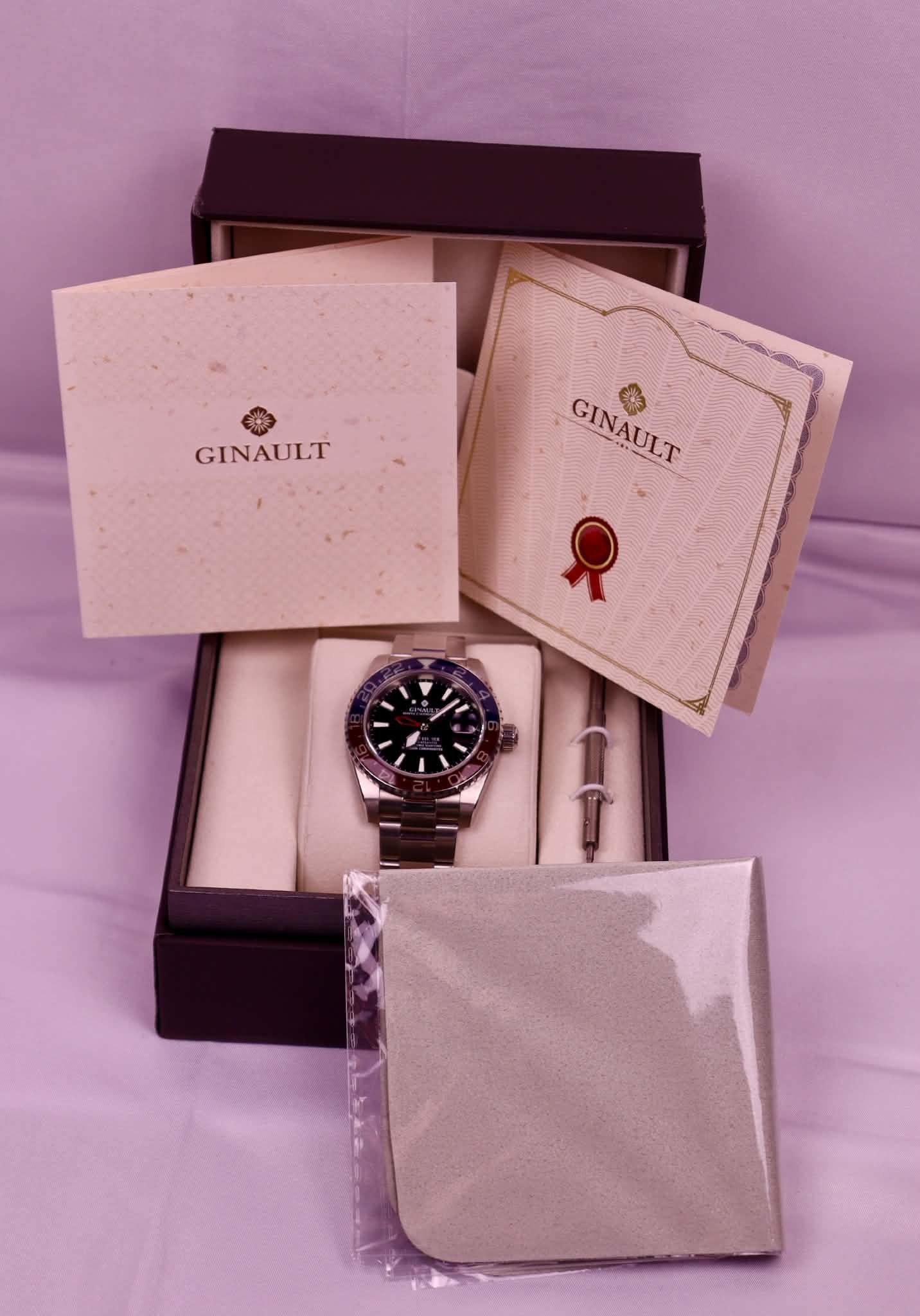 Ginault Trans-Atlantic GMT Automatic – Cyclops Crystal & Center-Polished 93030G Bracelet - Image 9