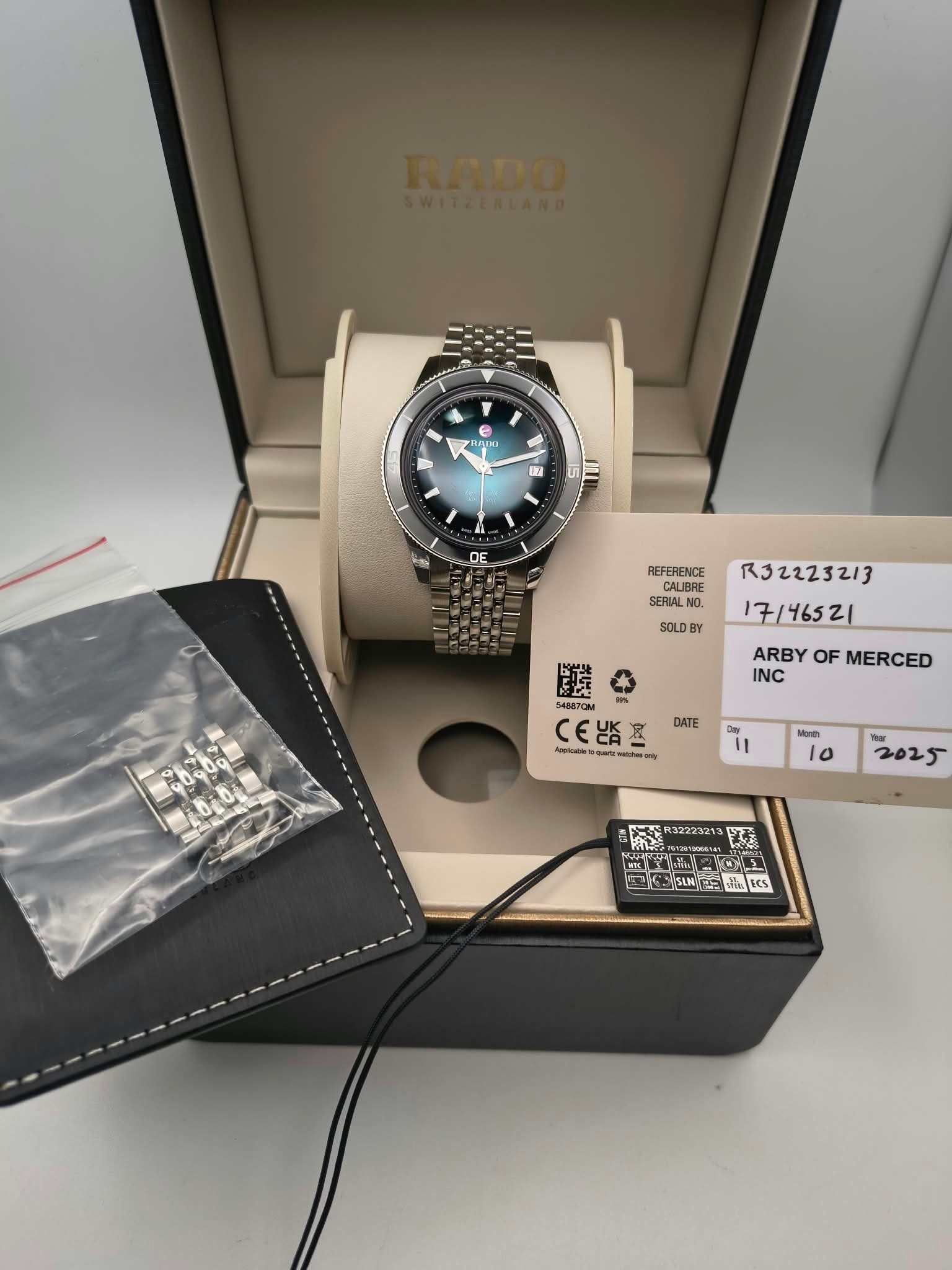 Rado Captain Cook Automatic 39mm Black & Turquoise Gradient Dial (Ref. R32223213) - Image 9