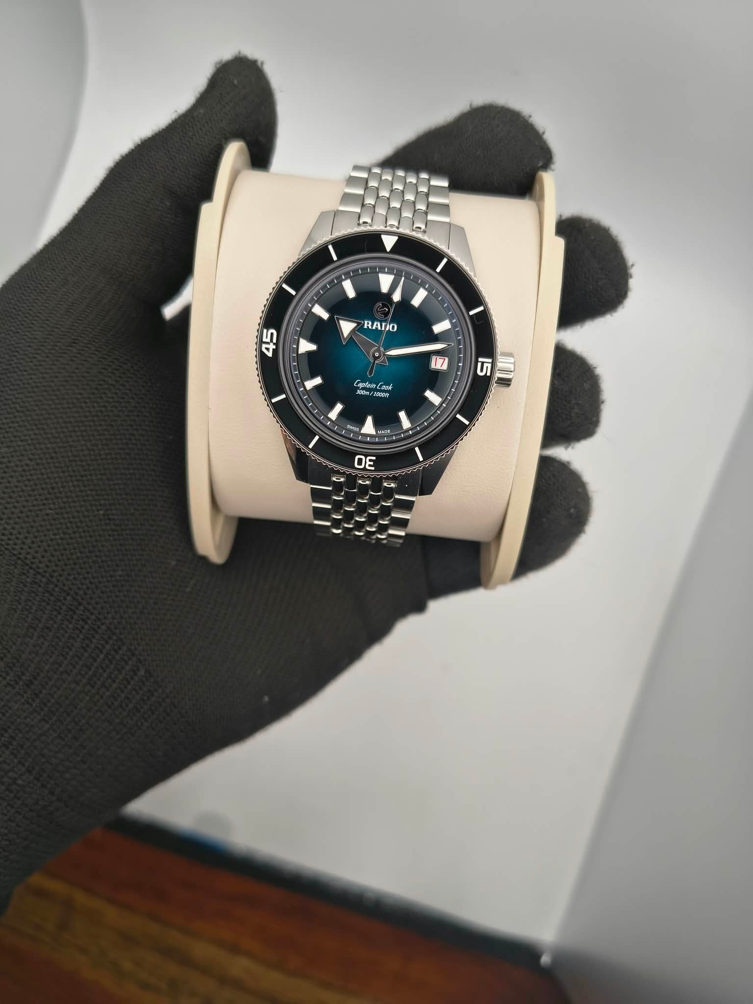 Rado Captain Cook Automatic 39mm Black & Turquoise Gradient Dial (Ref. R32223213) - Image 6