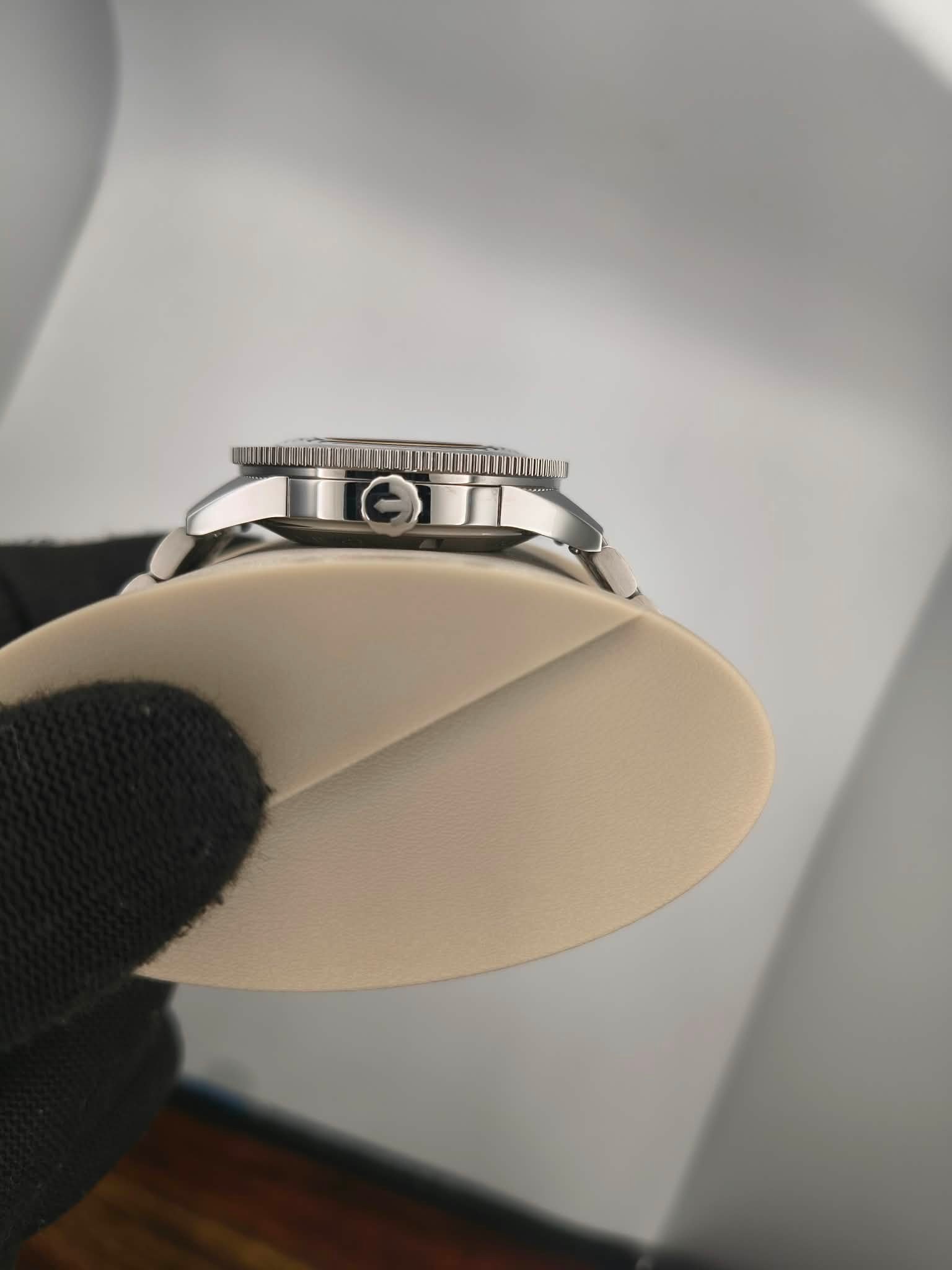 Rado Captain Cook Automatic 39mm Black & Turquoise Gradient Dial (Ref. R32223213) - Image 5