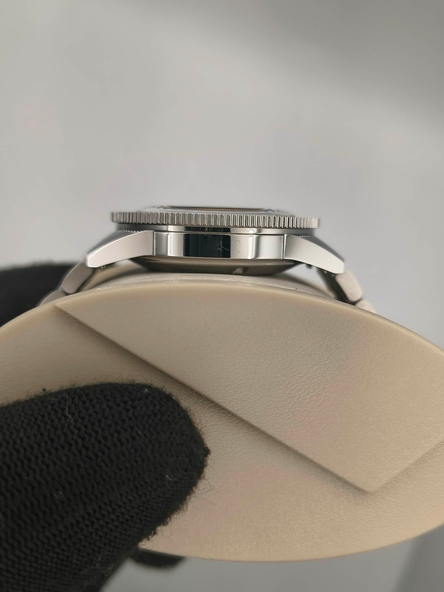 Rado Captain Cook Automatic 39mm Black & Turquoise Gradient Dial (Ref. R32223213) - Image 2